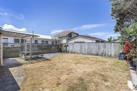 Photo of property in 137 Apu Crescent, Lyall Bay, Wellington, 6022