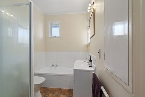 Photo of property in 2b Karaka Road, Otumoetai, Tauranga, 3110