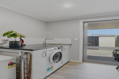 Photo of property in Waterview Estate, 28/4 Greystone Place, Omokoroa, 3114