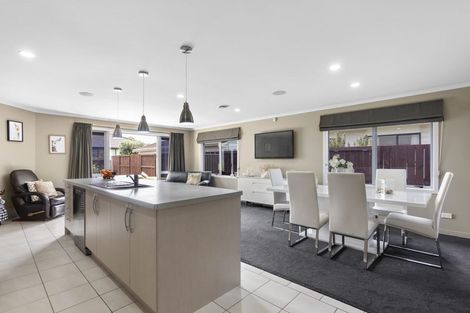 Photo of property in 17 Farleigh Close, Huntington, Hamilton, 3210