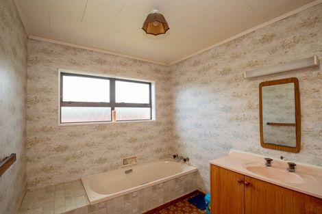 Photo of property in 17 Mahana Road, Ngatea, 3503