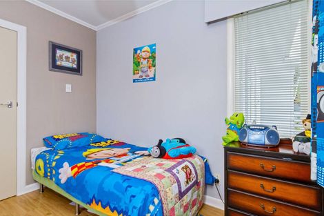 Photo of property in 13 Tahi Terrace, Glen Eden, Auckland, 0602