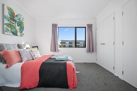 Photo of property in 36 Watchfield Close, Mangere, Auckland, 2022