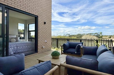 Photo of property in 32 Paretao Street, Massey, 0614