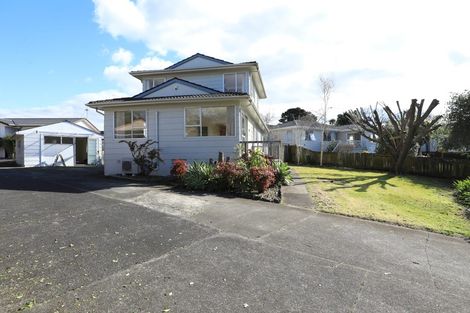 Photo of property in 8 Lisa Rise, Half Moon Bay, Auckland, 2012