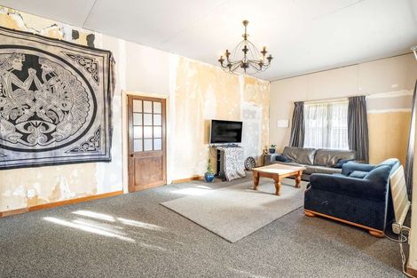 Photo of property in 19 Milne Street, Hunterville, 4730