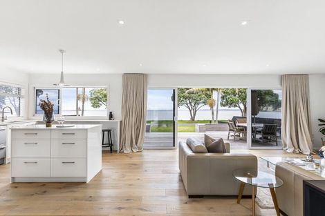 Photo of property in 48 Matakatia Parade, Matakatia, Whangaparaoa, 0930
