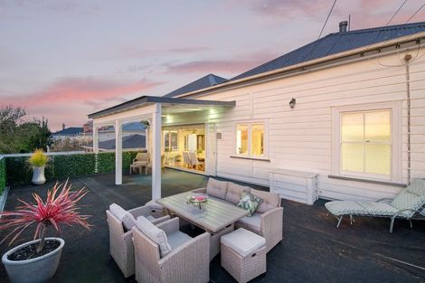 Photo of property in 33 Garfield Road, Helensville, 0800