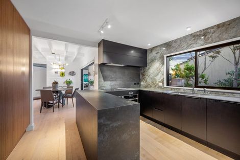 Photo of property in 9 Quebec Road, Milford, Auckland, 0620