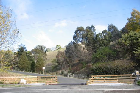 Photo of property in 100 Puketapu Road, Taradale, Napier, 4112