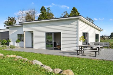 Photo of property in 173 Kairau Road, Brixton, New Plymouth, 4373