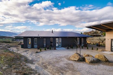 Photo of property in 28 Old Golf Course Road, Bridge Hill, Alexandra, 9320