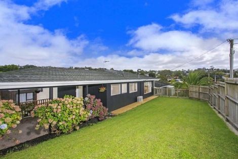 Photo of property in 1/6 Ellice Road, Totara Vale, Auckland, 0629