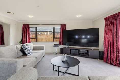 Photo of property in 5 Gilligan Close, College Estate, Whanganui, 4500
