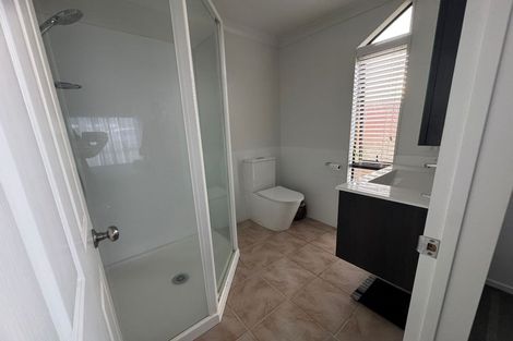 Photo of property in 80 View Ridge Drive, Ranui, Auckland, 0612
