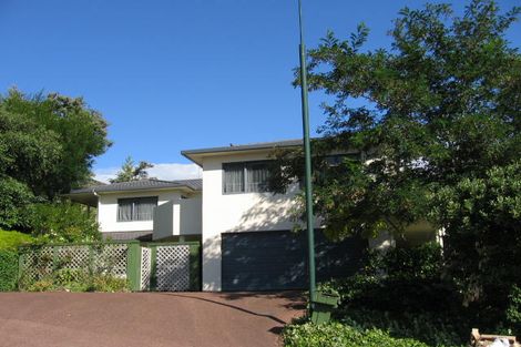 Photo of property in 17 Tyrico Close, Unsworth Heights, Auckland, 0632