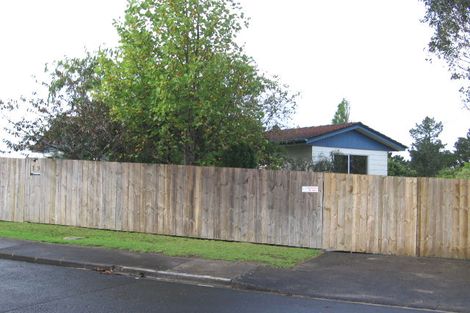 Photo of property in 19 Quincey Place, Massey, Auckland, 0614