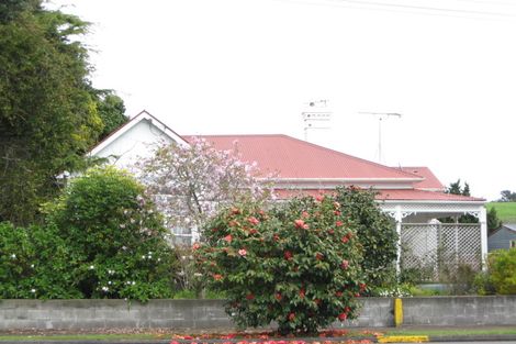 Photo of property in 5 Nelson Street, Waitara, 4320