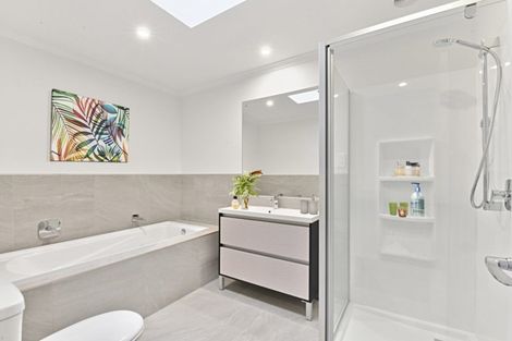 Photo of property in 46 William Wallbank Crescent, Swanson, Auckland, 0614