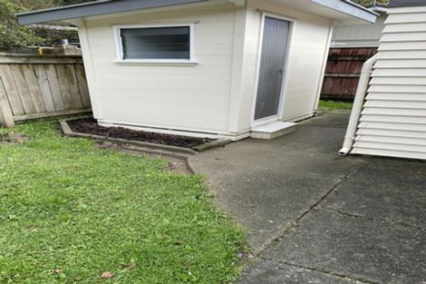 Photo of property in 32 Blue Mountains Road, Silverstream, Upper Hutt, 5019