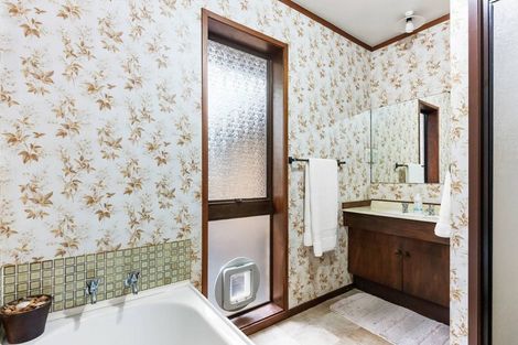 Photo of property in 15 Mark Edward Drive, Half Moon Bay, Auckland, 2012