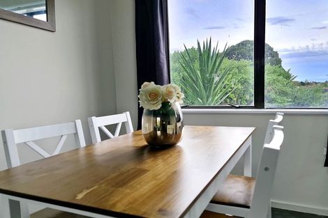 Photo of property in 11a De Bloge Place, Clendon Park, Auckland, 2103