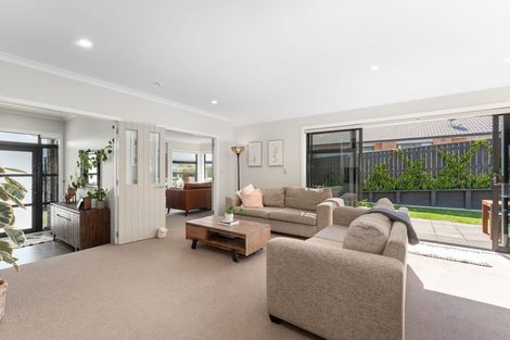 Photo of property in 21 Nelson Avenue, Aotea, Porirua, 5024