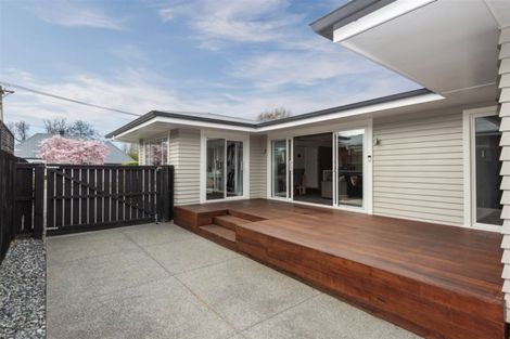 Photo of property in 28 Woodford Terrace, Ilam, Christchurch, 8053