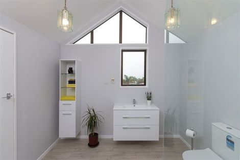 Photo of property in 6 Dunolly Place, Pukekohe, 2120