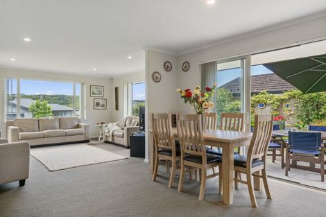 Photo of property in 37 Rochfort Crescent, Pyes Pa, Tauranga, 3112