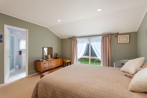 Photo of property in 22 Sherrybrooke Place, Sunnyvale, Auckland, 0612