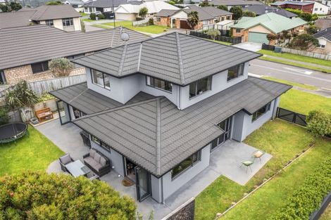 Photo of property in 12 Aotea Drive, Aotea, Porirua, 5024