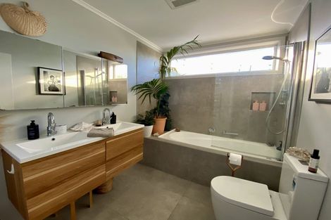 Photo of property in 86 Wharf Road, Te Atatu Peninsula, Auckland, 0610