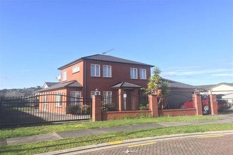 Photo of property in 13 Belcoo Crescent, East Tamaki, Auckland, 2013