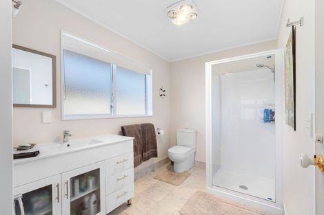 Photo of property in 18 Gandalf Crescent, Paraparaumu, 5032