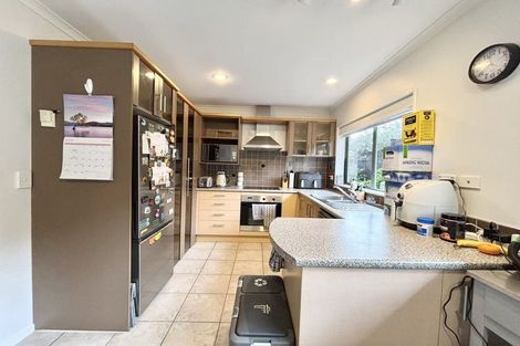 Photo of property in 32 Rush Creek Drive, Westgate, Auckland, 0614