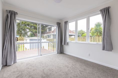 Photo of property in 70 Hillcrest Avenue, Hillcrest, Auckland, 0627
