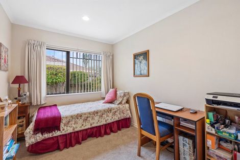 Photo of property in 15 Rosberg Place, Mount Maunganui, 3116