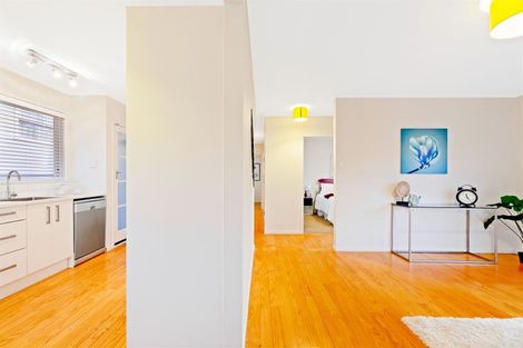 Photo of property in 9 Barnfield Place, Glendene, Auckland, 0602