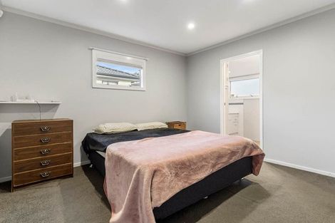 Photo of property in 22 Tabitha Crescent, Henderson, Auckland, 0612