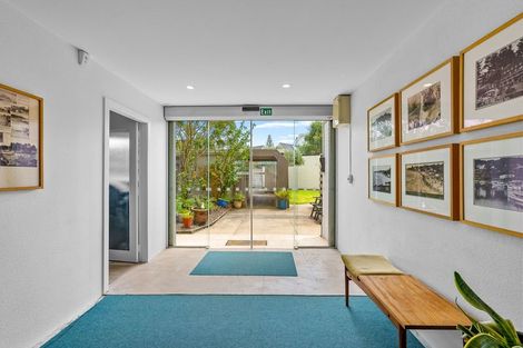 Photo of property in Seaview Apartments, 10/64 Milford Road, Milford, Auckland, 0620