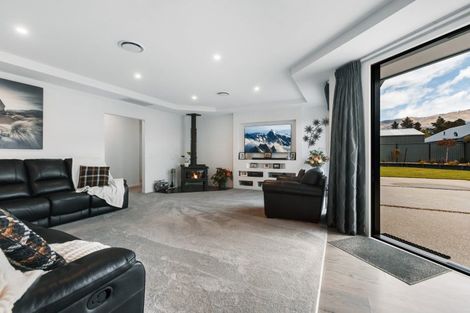 Photo of property in 39 Missy Crescent, Mount Pisa, Cromwell, 9383