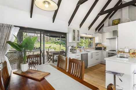 Photo of property in 13 Oaktree Avenue, Browns Bay, Auckland, 0630