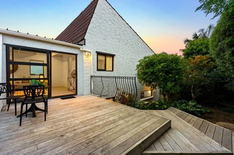 Photo of property in 2/11 Huntly Road, Campbells Bay, Auckland, 0630