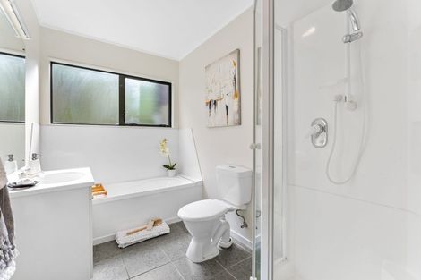 Photo of property in 2/21 Tobruk Crescent, Milford, Auckland, 0620