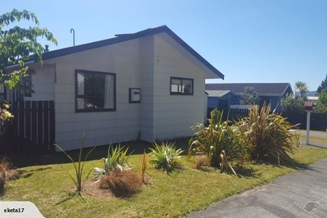 Photo of property in 8 Bobstay Lane, Whitby, Porirua, 5024