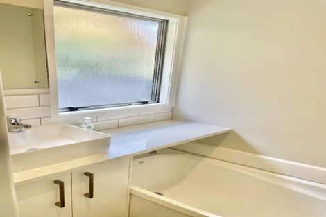 Photo of property in 1/17 Clearview Heights, Ranui, Auckland, 0612