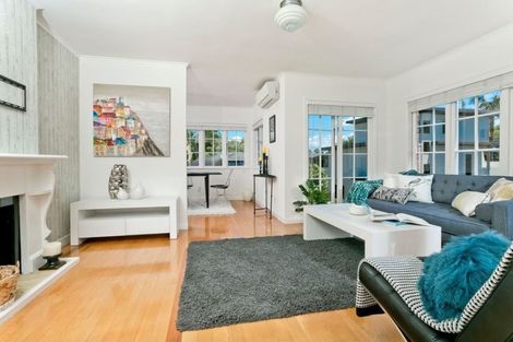 Photo of property in 1/48 Onepoto Road, Hauraki, Auckland, 0622