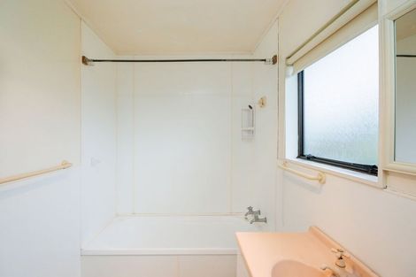 Photo of property in 38a Avenue Road, Foxton, 4814