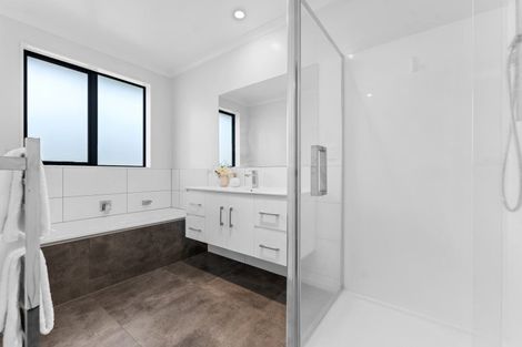 Photo of property in 16 Lippiatt Crescent, Pokeno, 2402